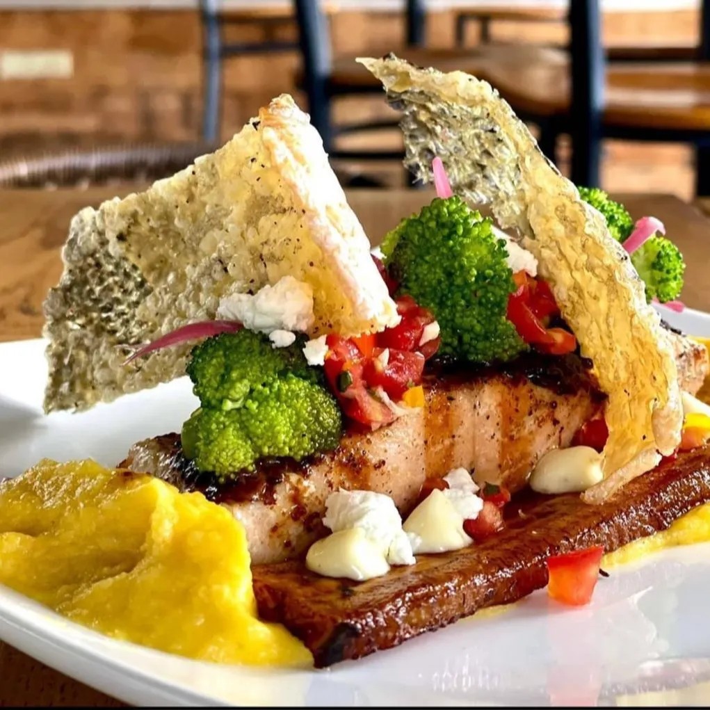 Image alt description