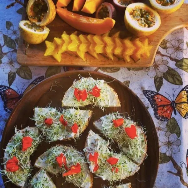 Image alt description