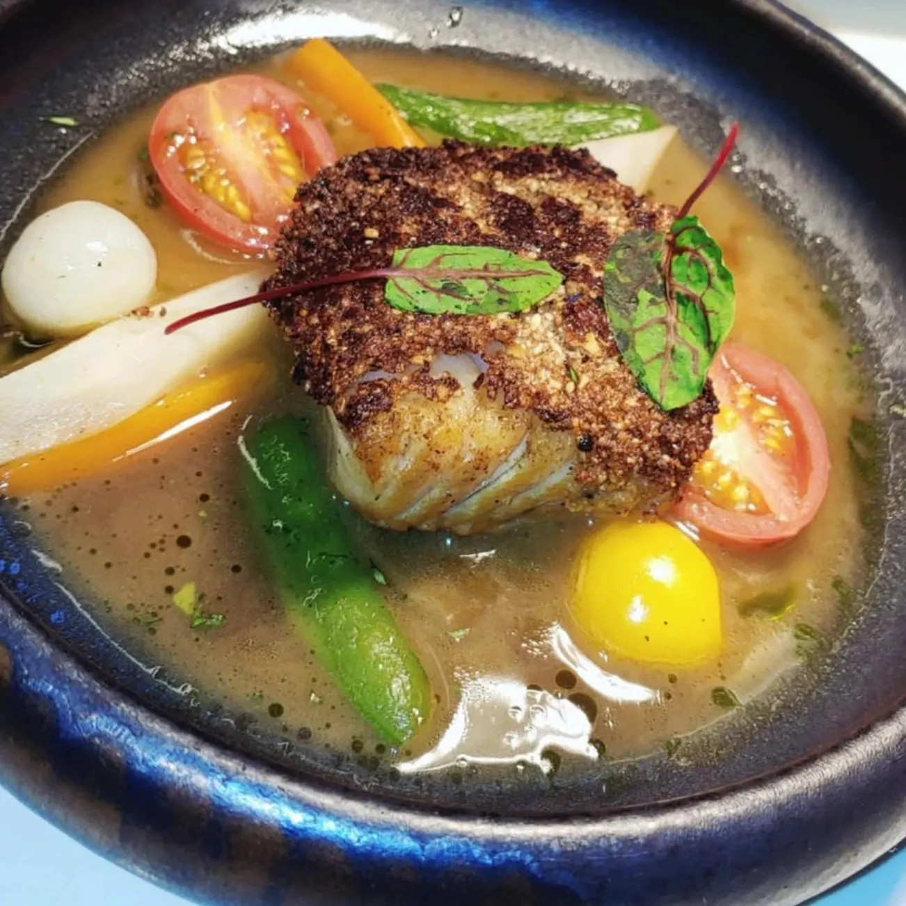 Image alt description