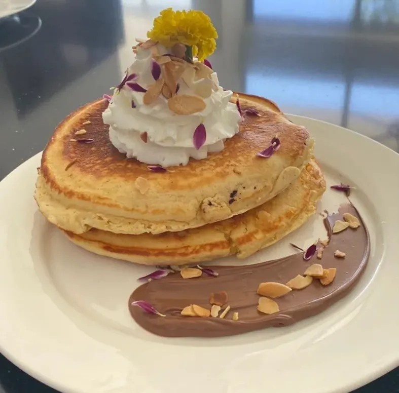 Image alt description