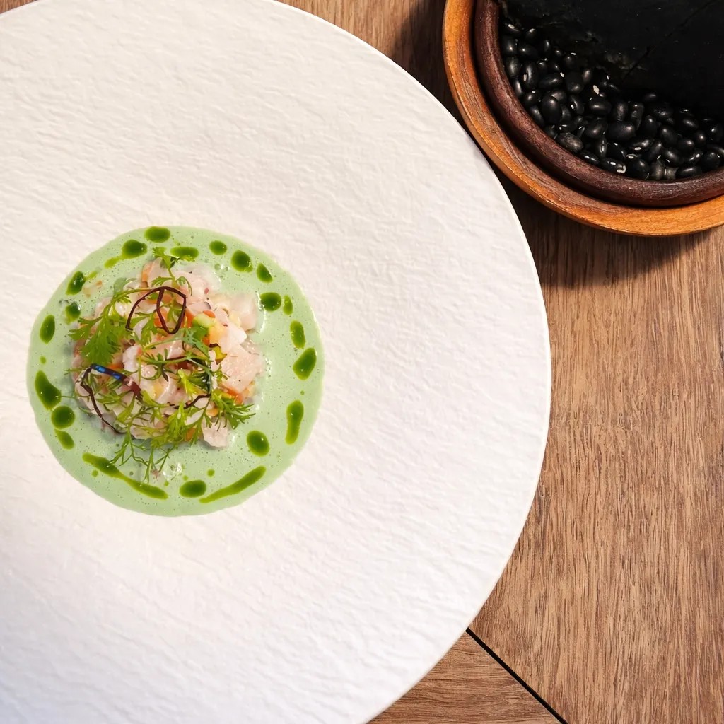 Image alt description