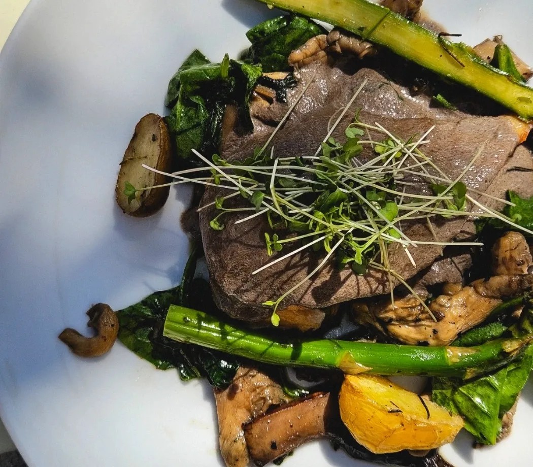 Image alt description