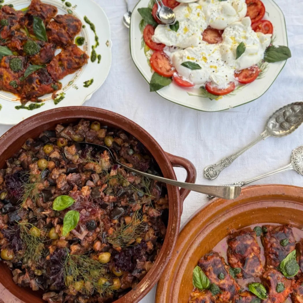 Image alt description