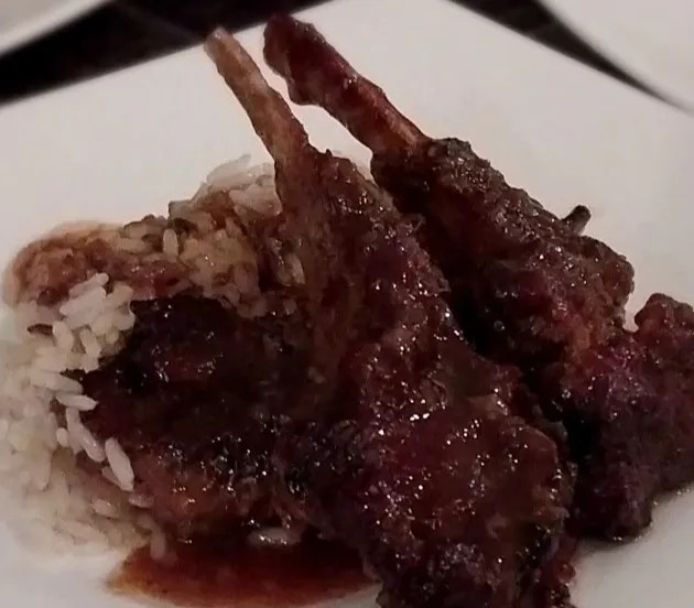 Image alt description