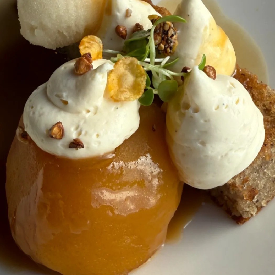 Image alt description