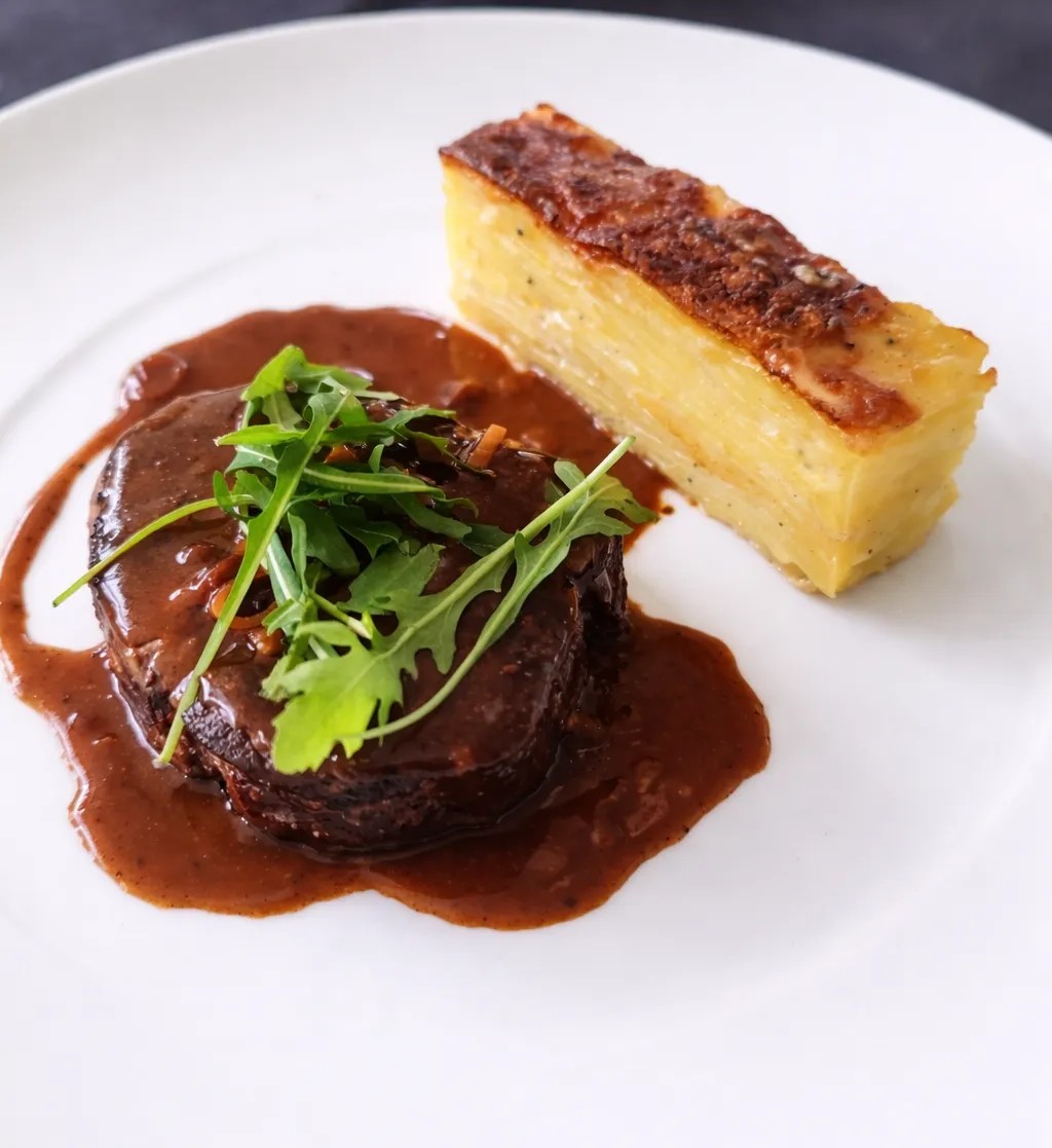 Image alt description