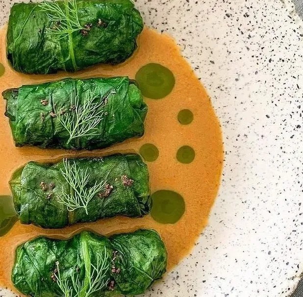 Image alt description