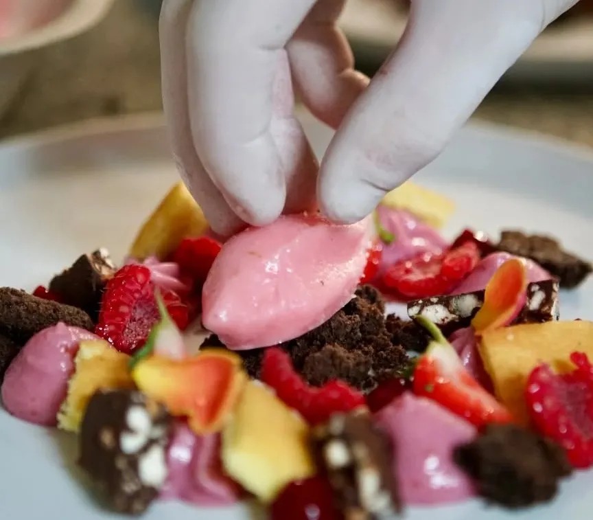 Image alt description