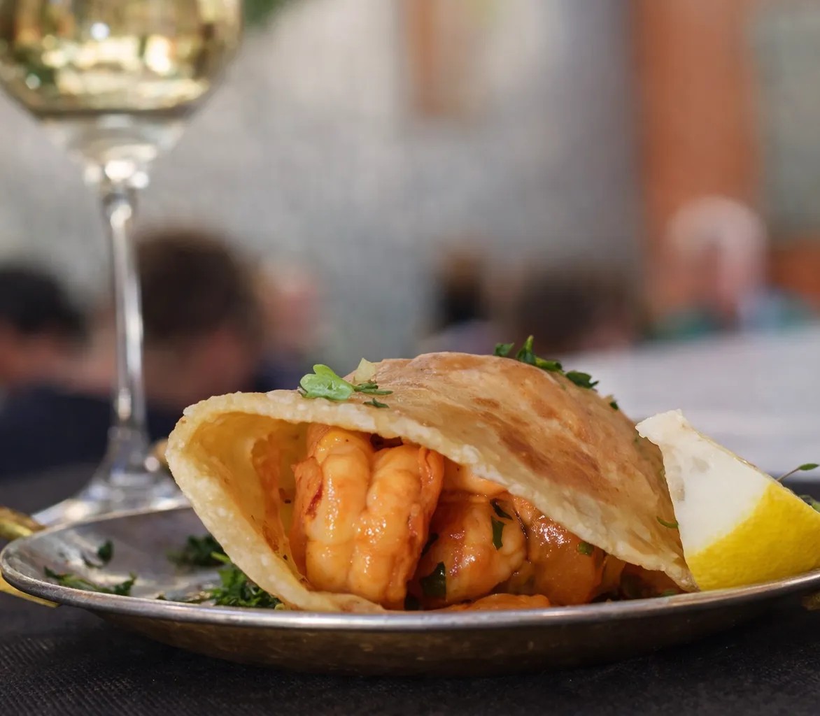 Image alt description