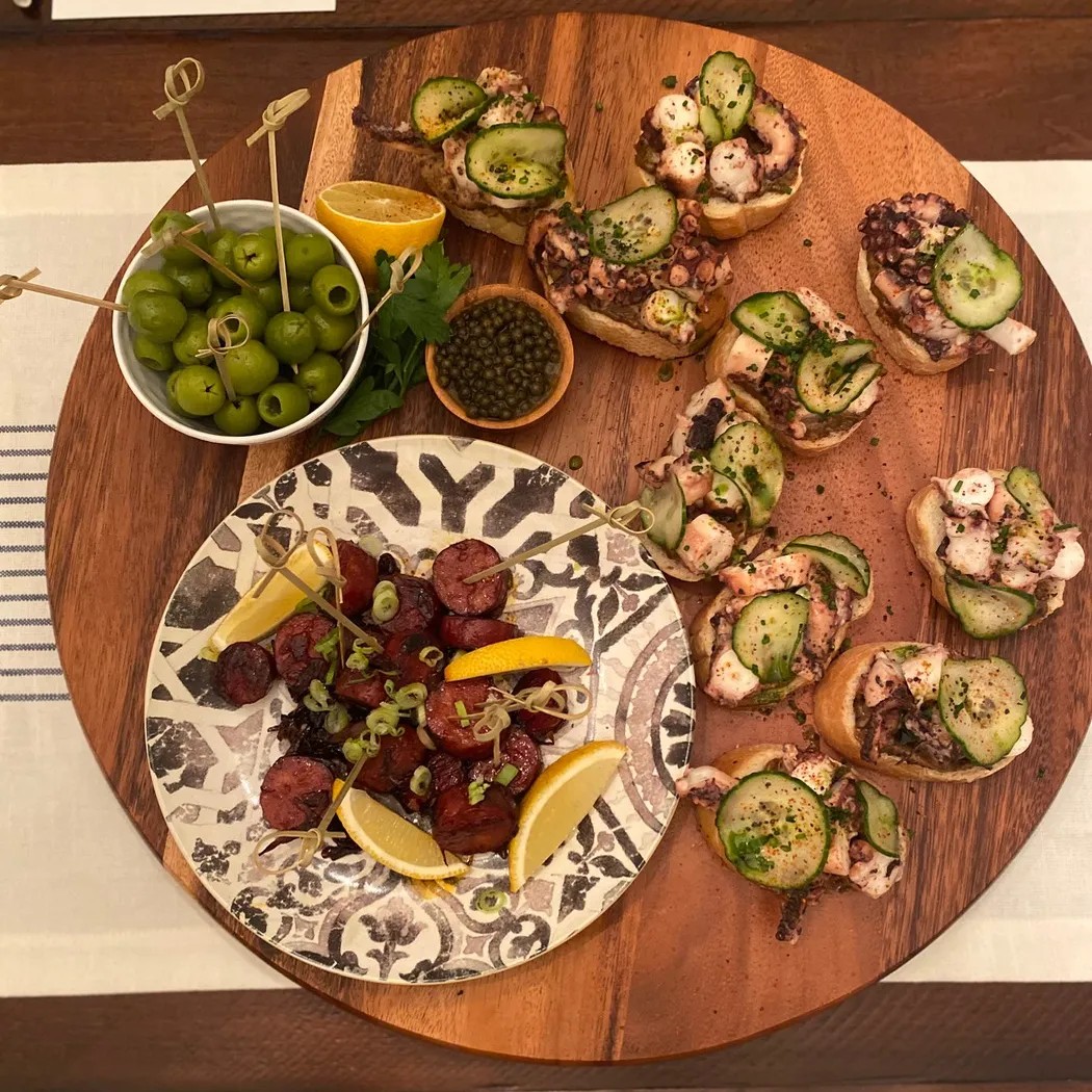 Image alt description