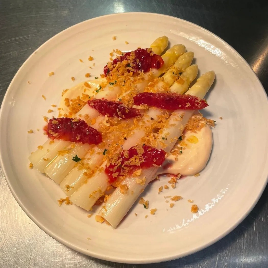 Image alt description