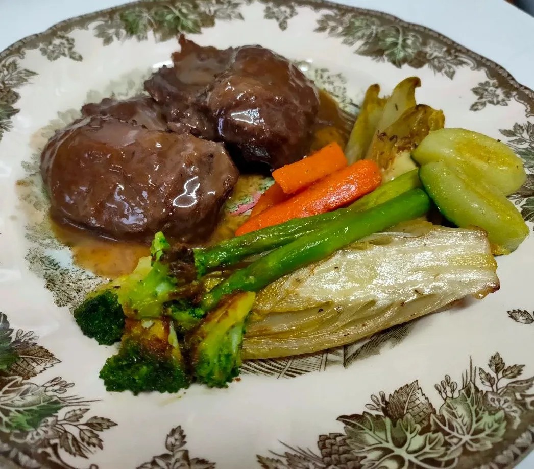 Image alt description