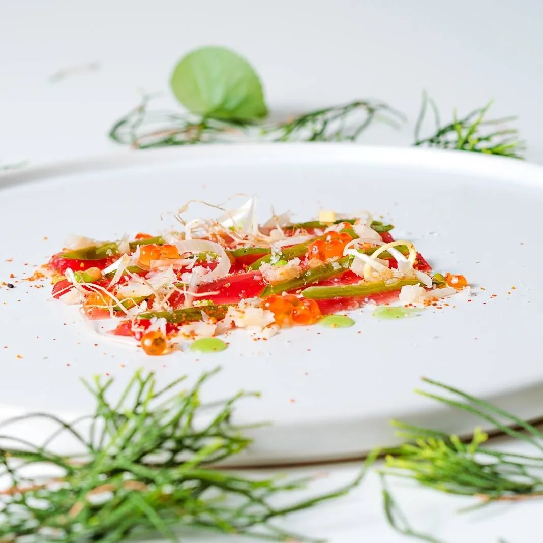 Image alt description