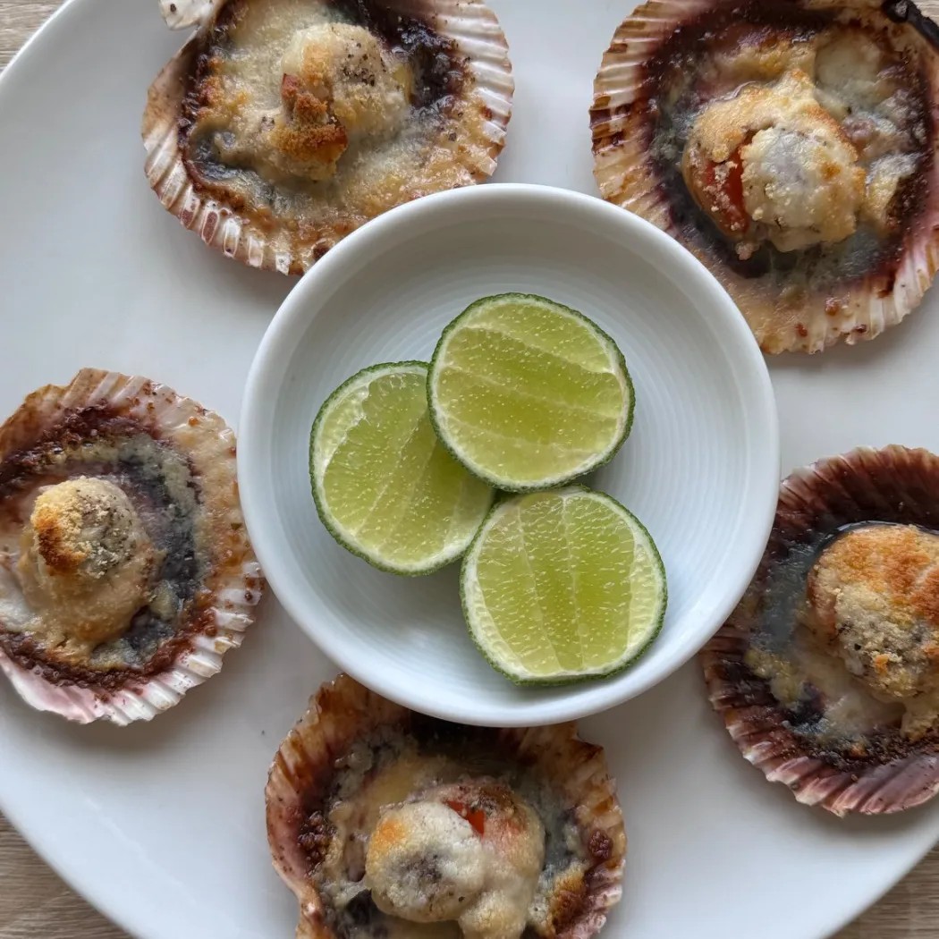 Image alt description