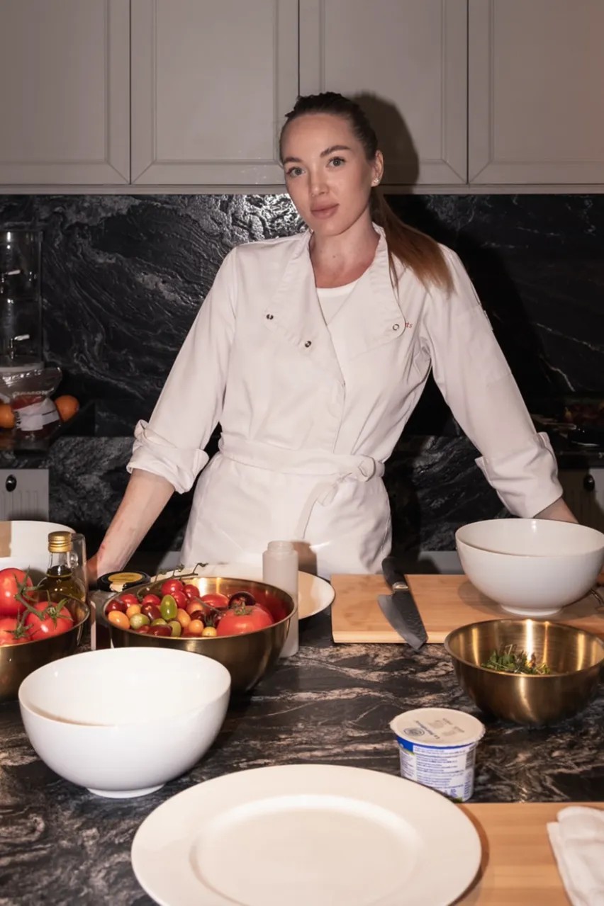 Image alt description