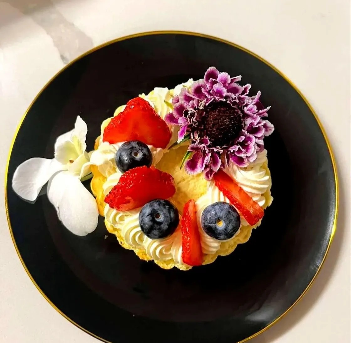 Image alt description