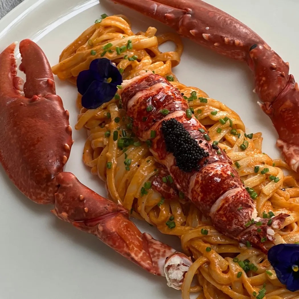 Image alt description