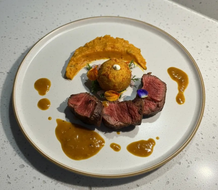 Image alt description