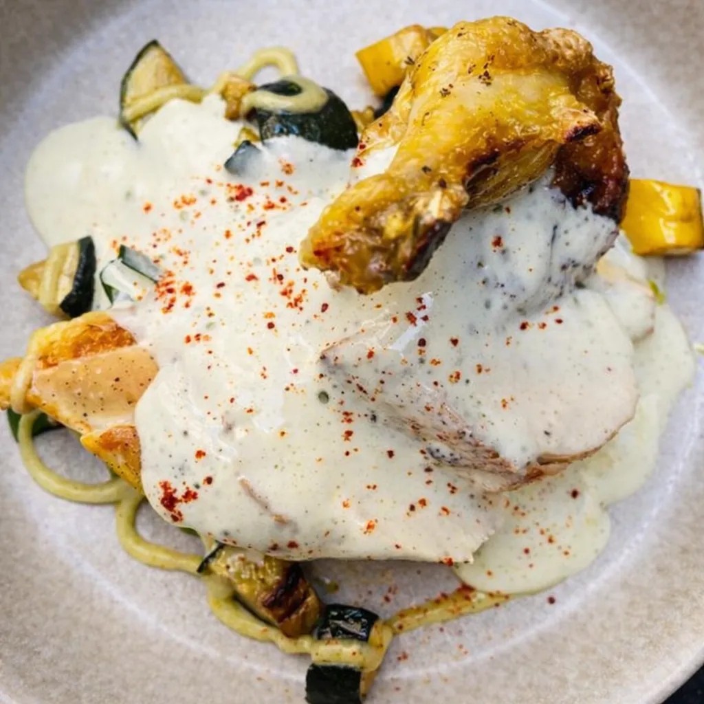 Image alt description