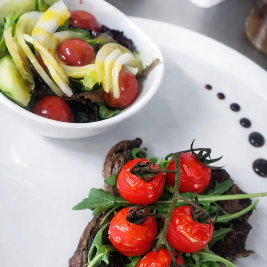 Image alt description