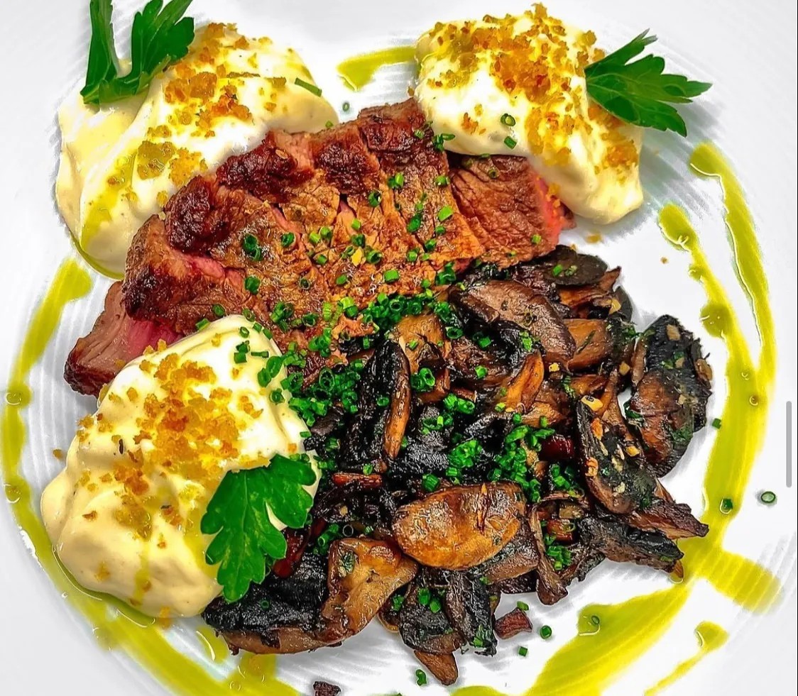 Image alt description