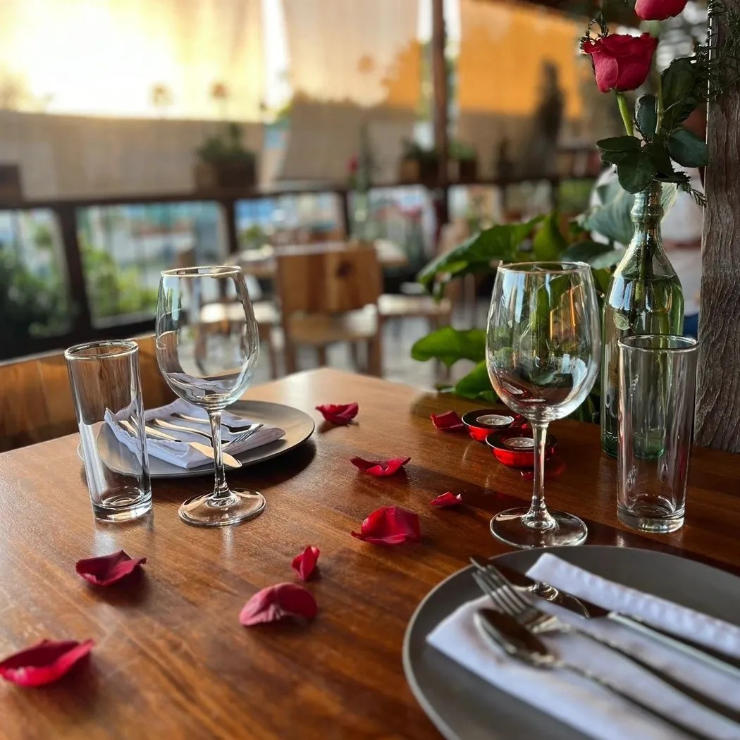 Image alt description