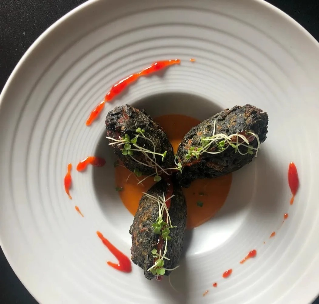 Image alt description