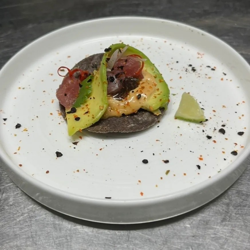 Image alt description