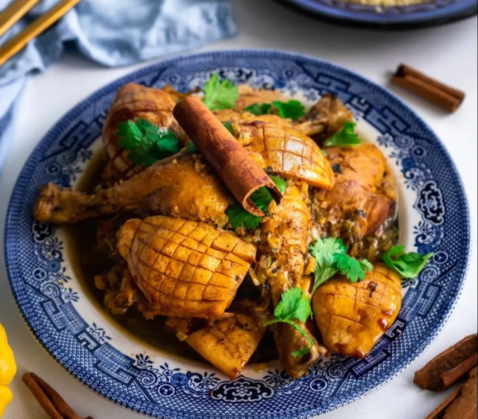 Image alt description