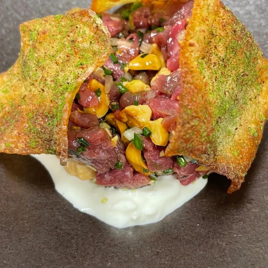 Image alt description