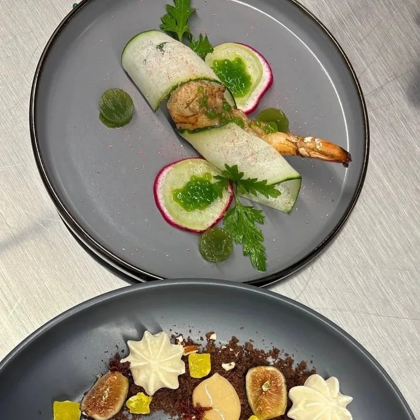 Image alt description