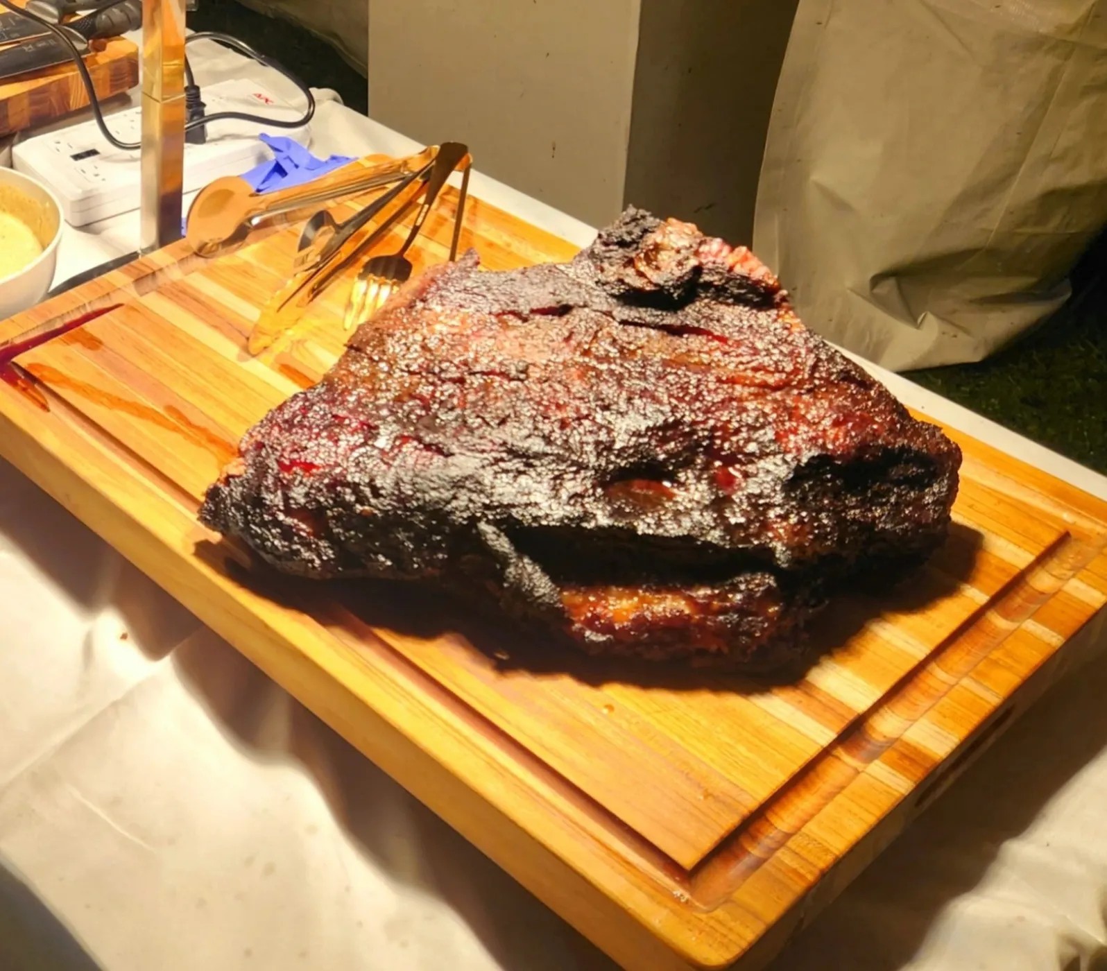 Image alt description