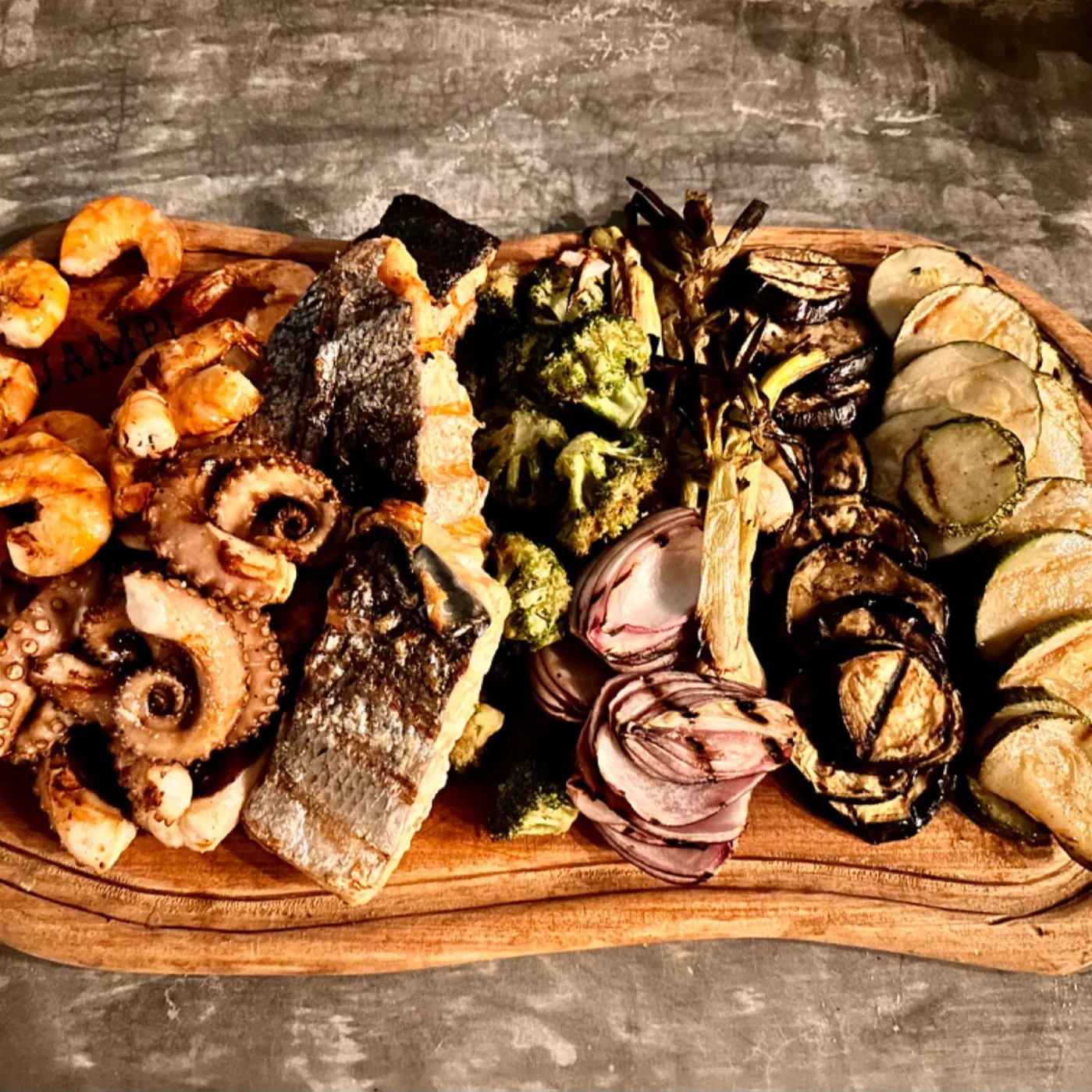 Image alt description