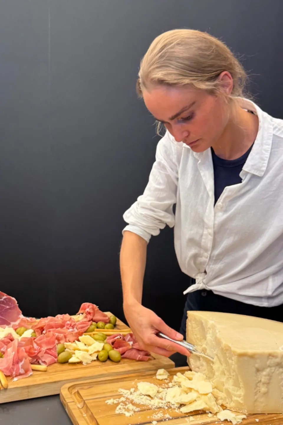 Image alt description