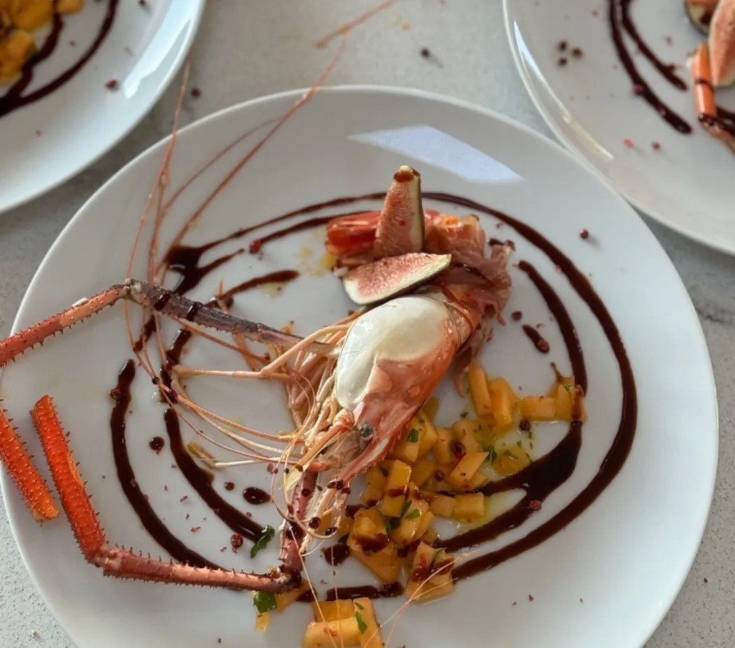 Image alt description