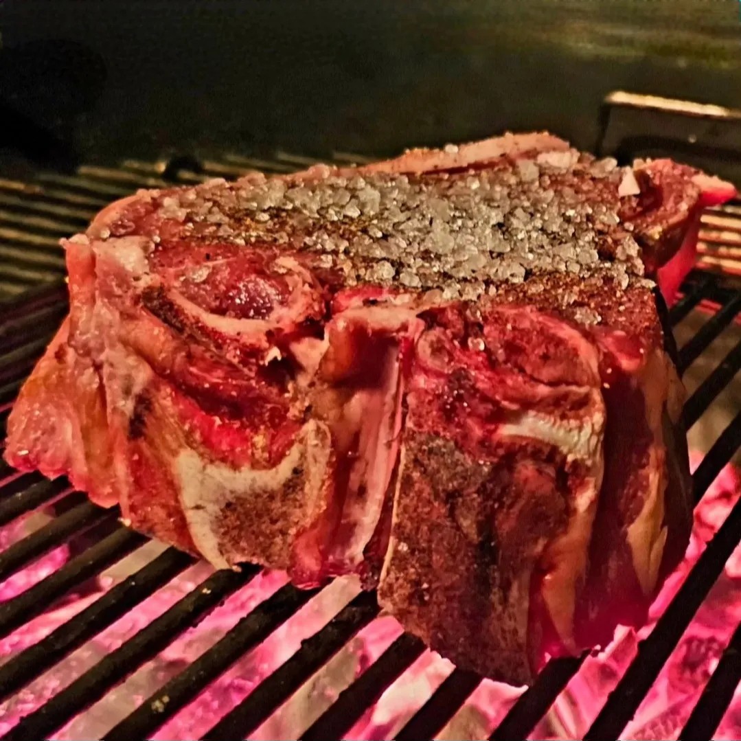 Image alt description