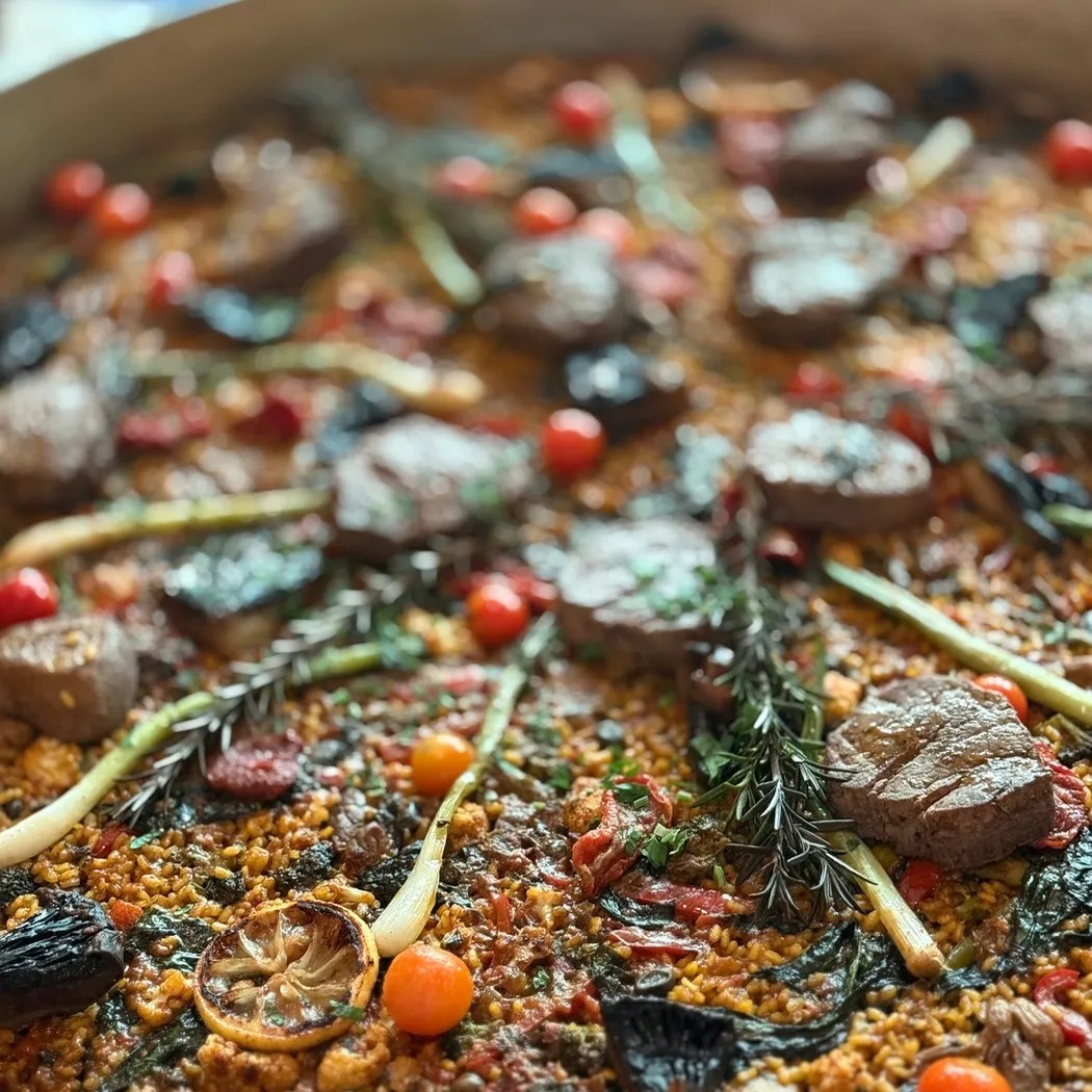 Image alt description