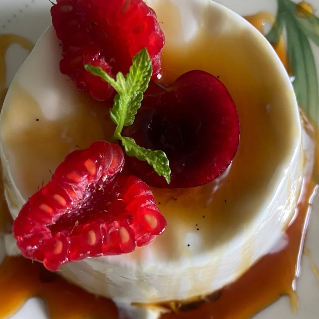 Image alt description