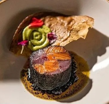 Image alt description