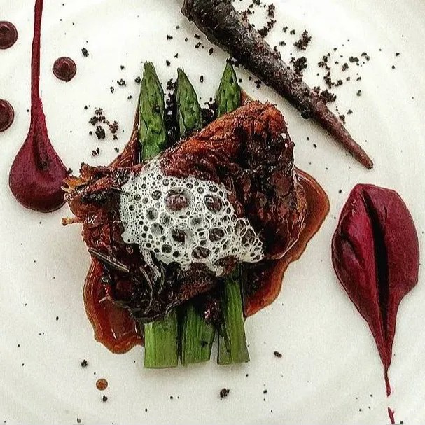 Image alt description