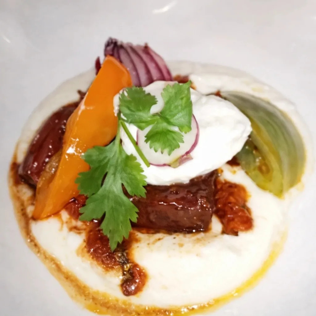 Image alt description