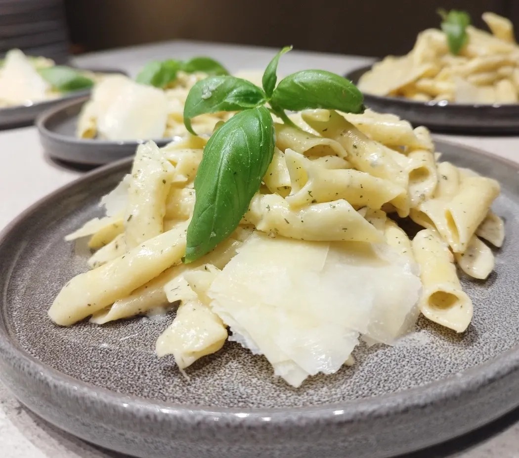 Image alt description