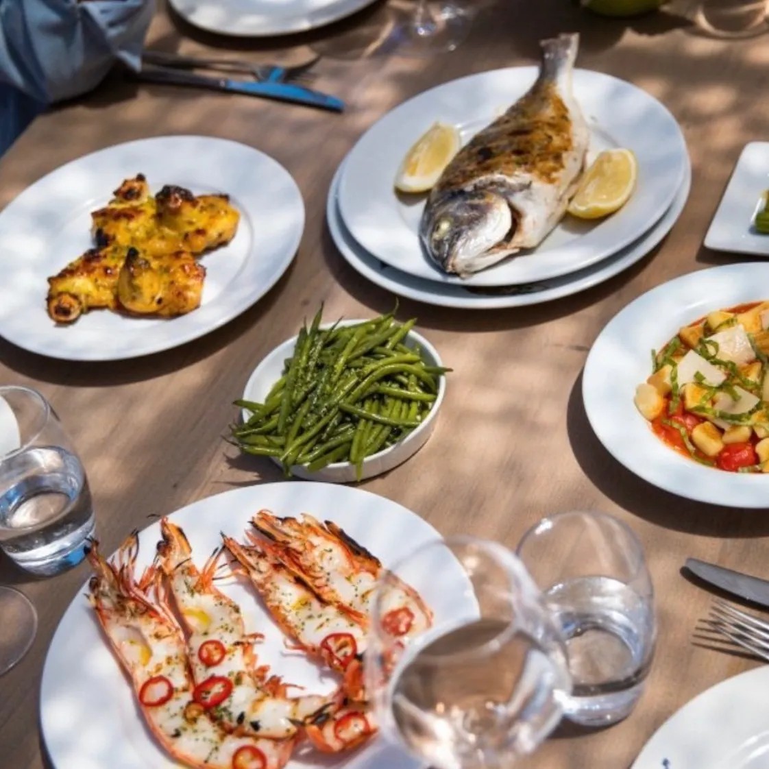 Image alt description