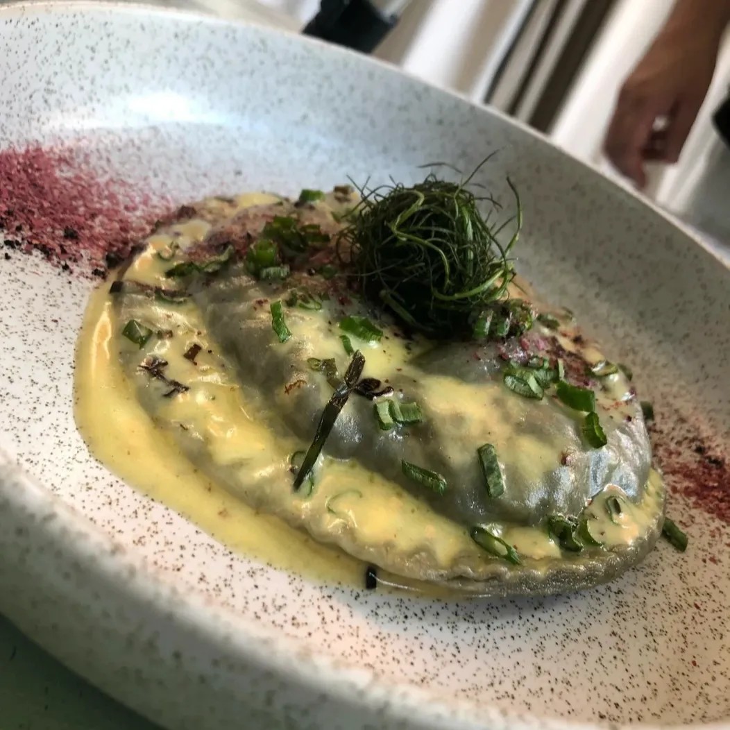 Image alt description