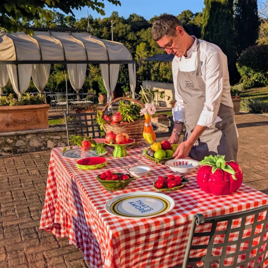 Image alt description