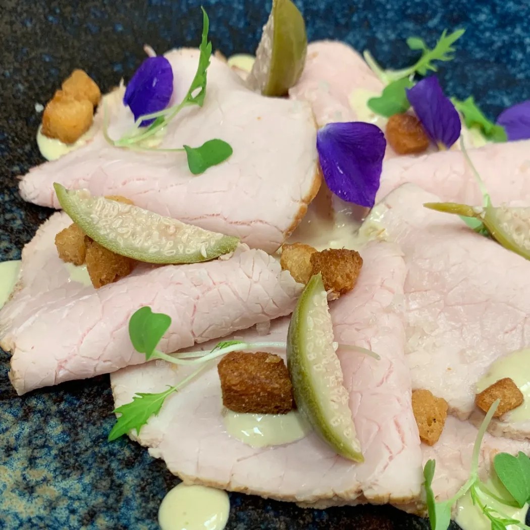 Image alt description