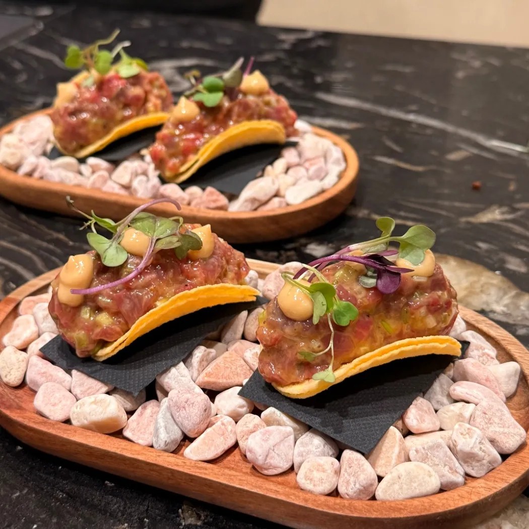 Image alt description