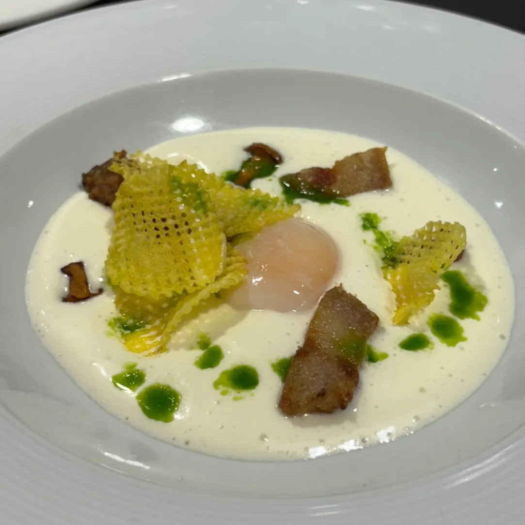 Image alt description