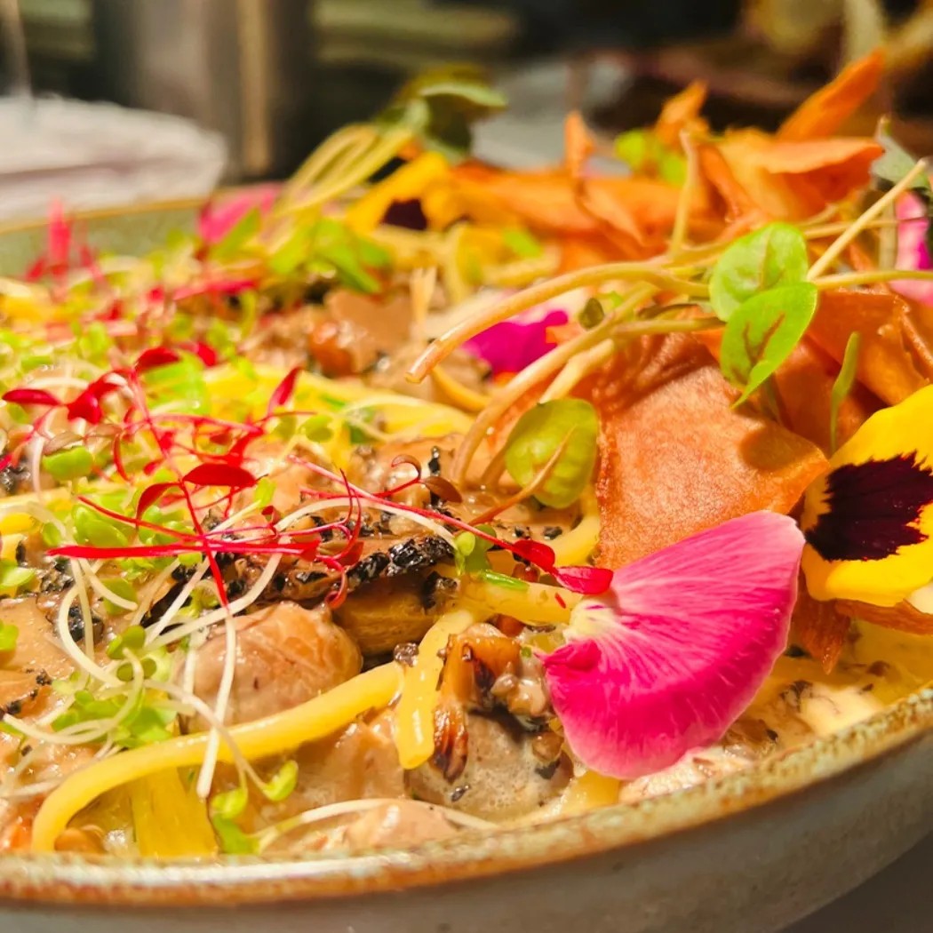 Image alt description