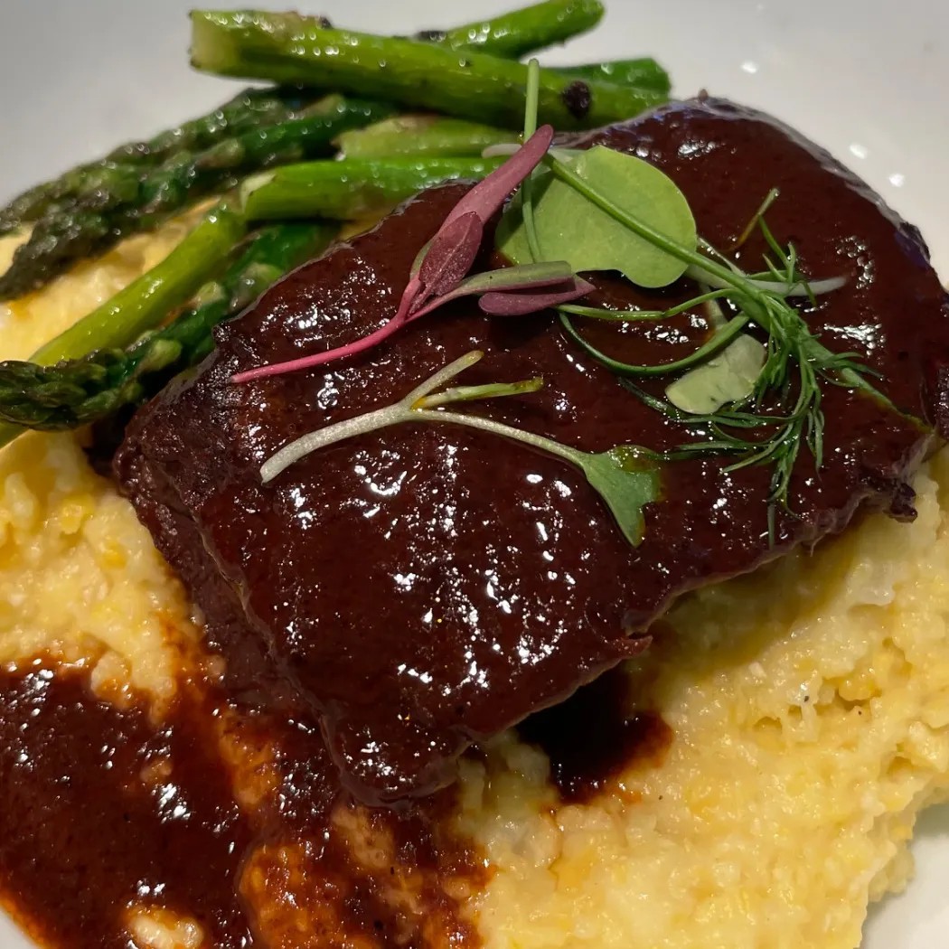 Image alt description